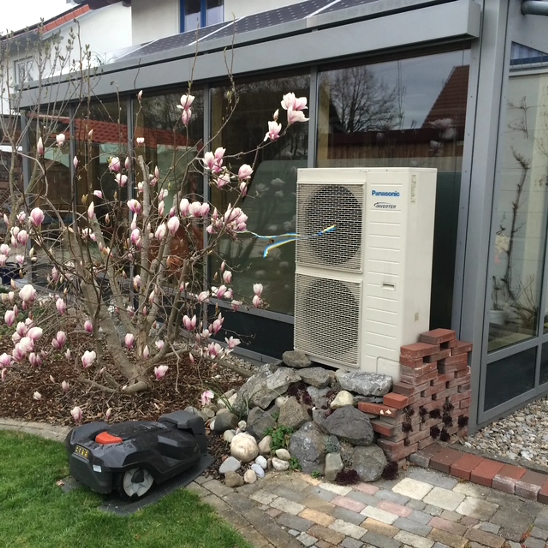 Von uns realisierte Wärmepumpe am Wohngebäude